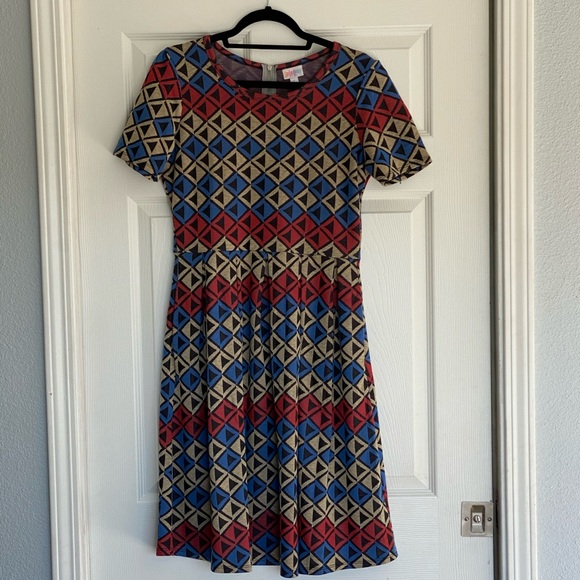 LuLaRoe Amelia - Picture 1 of 3